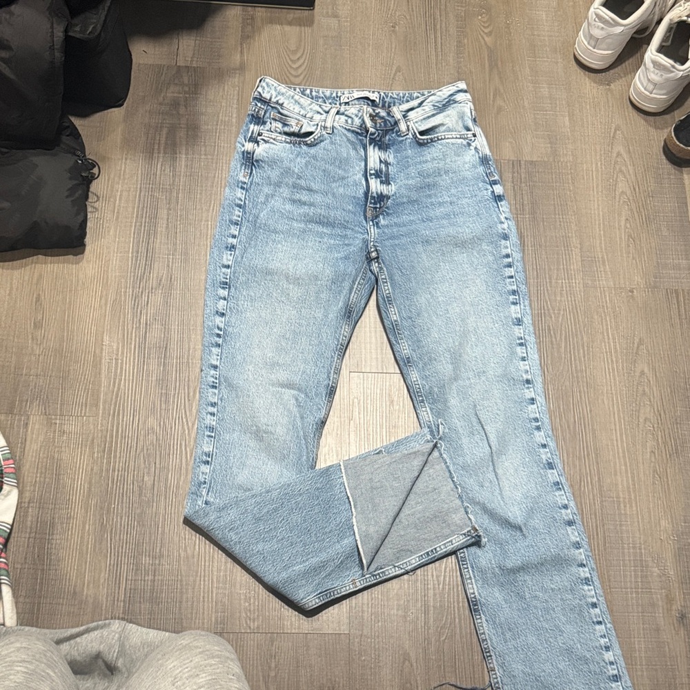 ZARA Light Blue Women’s High-Rise Straight Jeans